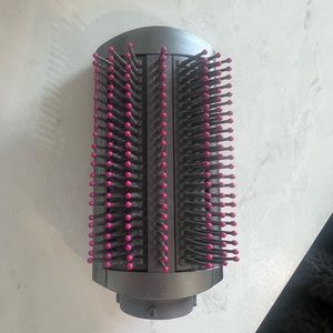 Dyson airwrap smoothing brush